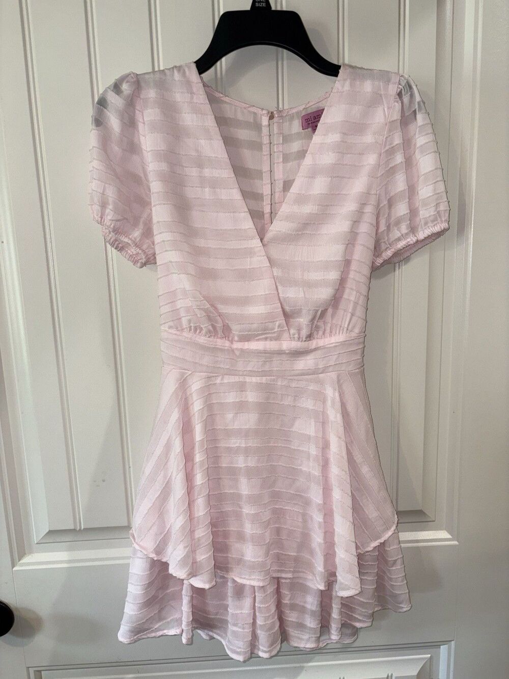 Pink Tie Back Shorts Romper Sz Small Textured Francesca's Boutique EUC!